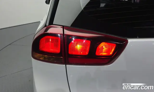 Kia Niro 2017 1.6 автомат (гидро), миниатюра 9
