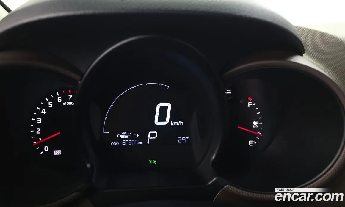 Kia Ray 2015 1.0 автомат (гидро), фото 8
