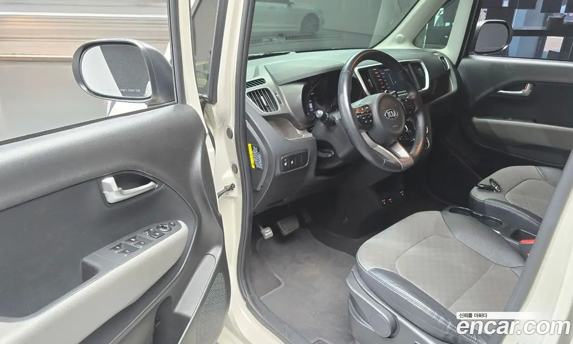 Kia Ray 2021 1.0 автомат (гидро), фото 13