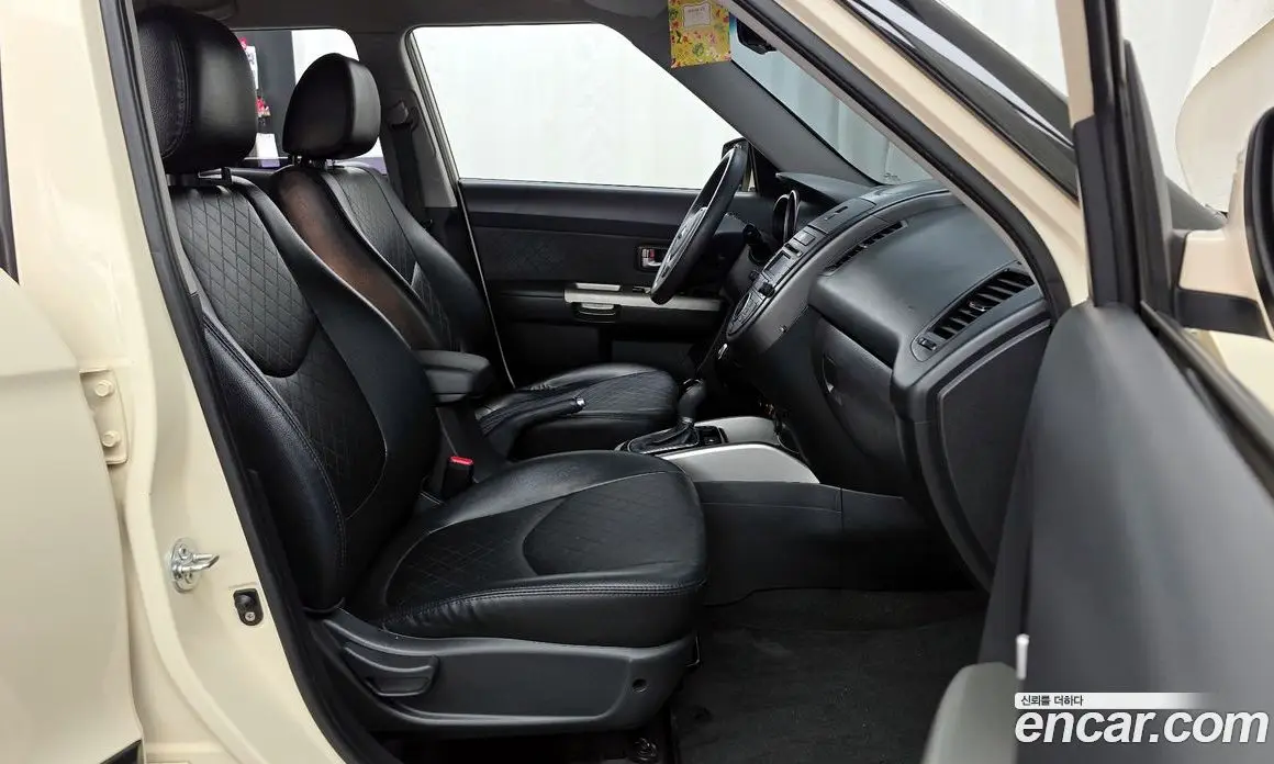 Kia Soul 2012 1.6 автомат (гидро), фото 11