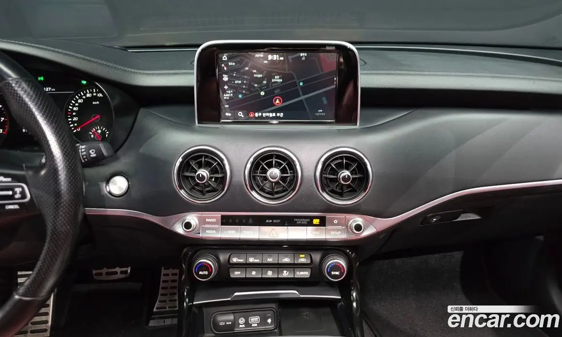 Kia Stinger 2017 3.3 автомат (гидро), фото 13 Kia Stinger 2017 3.3 автомат (гидро), фото 13