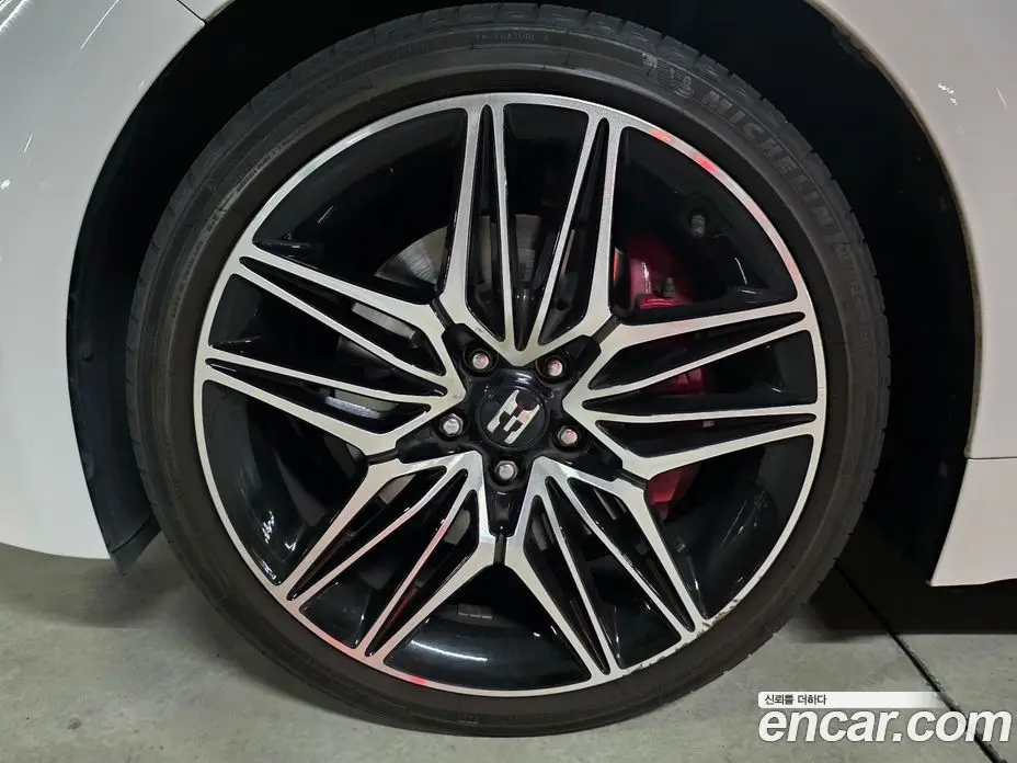 Kia Stinger 2017 2.0 автомат (гидро), фото 10 Kia Stinger 2017 2.0 автомат (гидро), фото 10