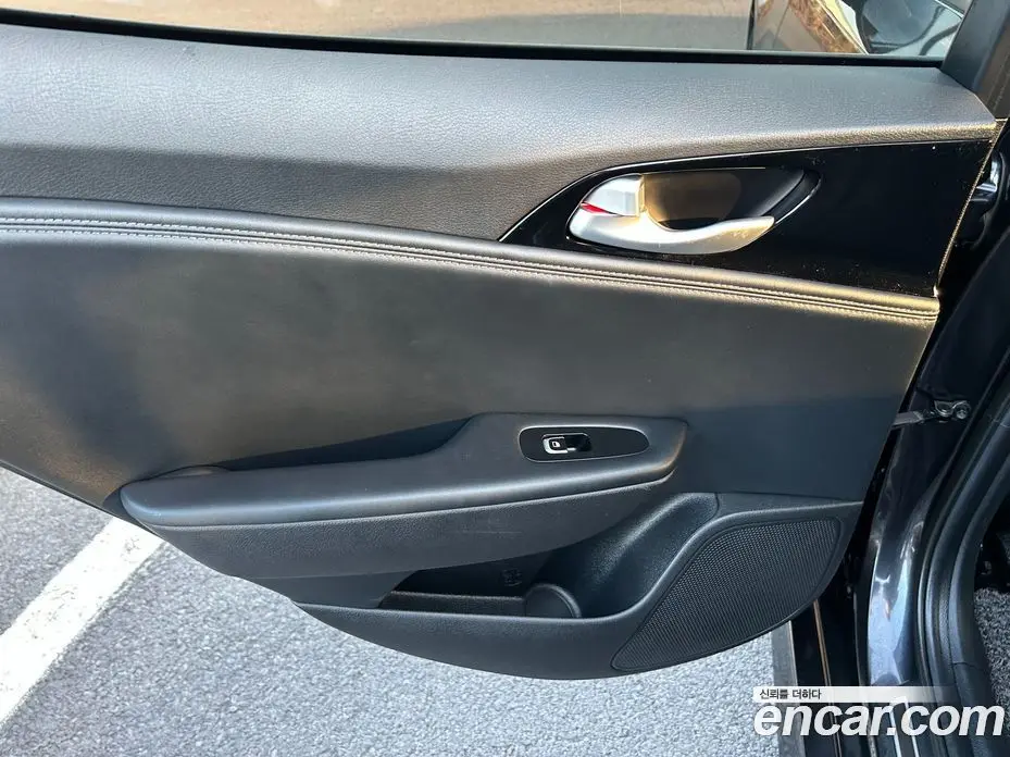 Kia Stinger 2018 2.2 автомат (гидро), фото 18 Kia Stinger 2018 2.2 автомат (гидро), фото 18