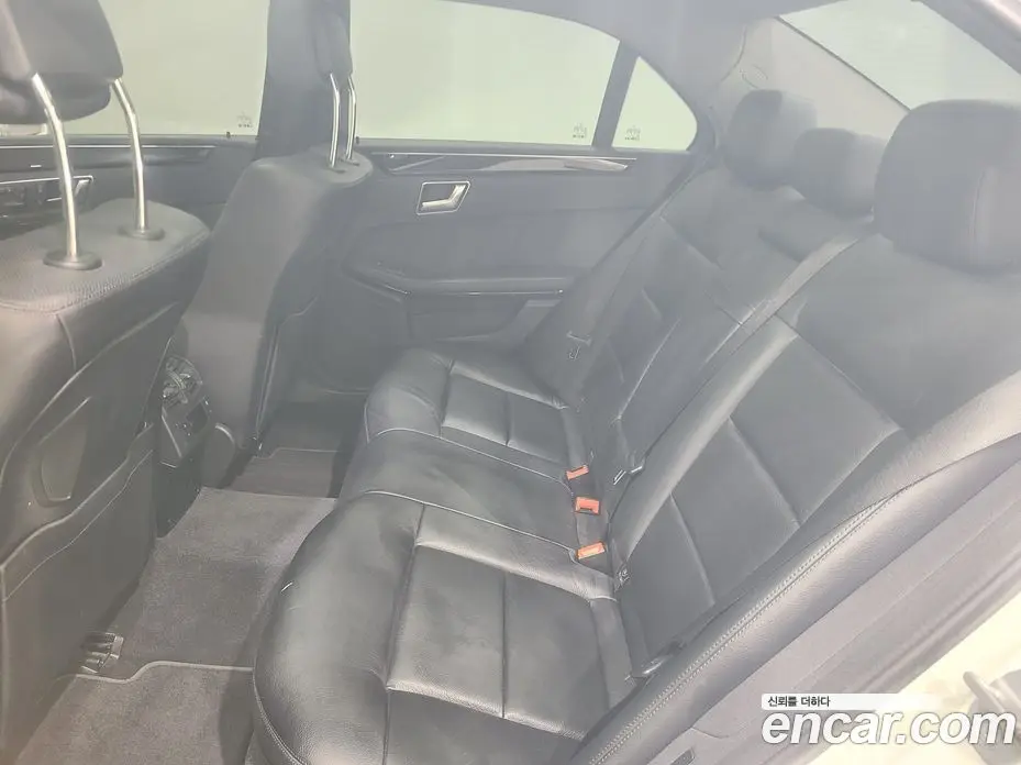 Mercedes-Benz E-Class 2012 3.5 автомат (гидро), фото 8 Mercedes-Benz E-Class 2012 3.5 автомат (гидро), фото 8