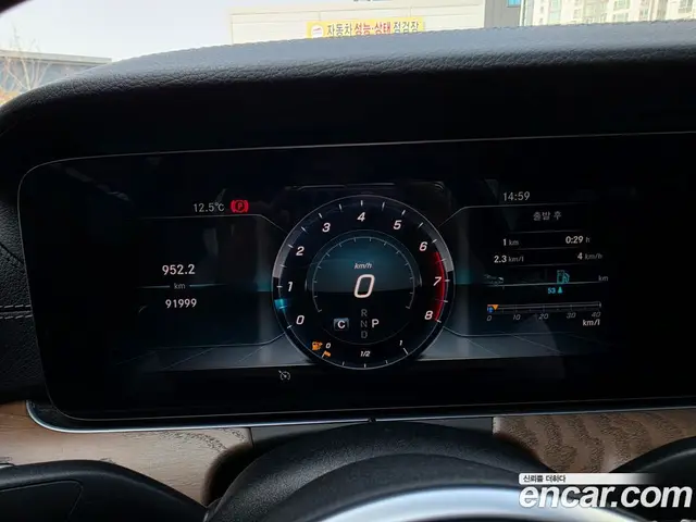 Mercedes-Benz E-Class 2018 2.0 автомат (гидро), миниатюра 12
