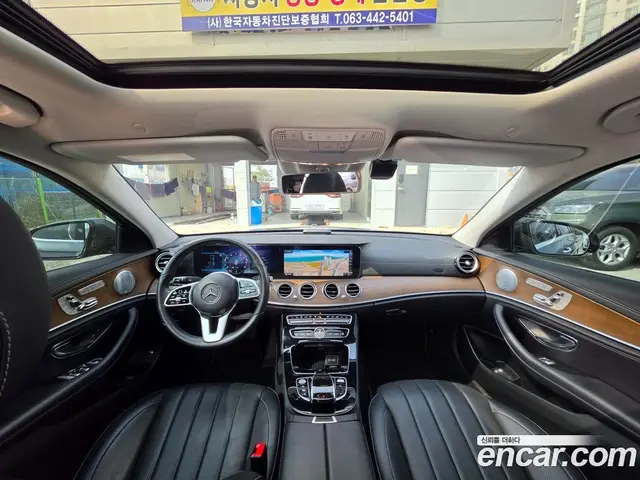 Mercedes-Benz E-Class 2018 2.0 автомат (гидро), миниатюра 8