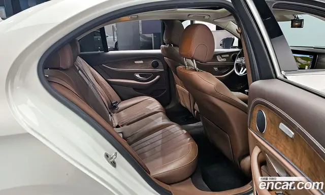 Mercedes-Benz E-Class 2019 1.9 автомат (гидро), миниатюра 12