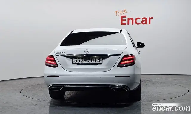 Mercedes-Benz E-Class 2019 1.9 автомат (гидро), миниатюра 4