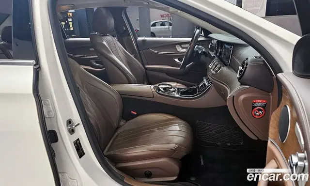 Mercedes-Benz E-Class 2019 1.9 автомат (гидро), миниатюра 10