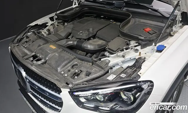 Mercedes-Benz GLE-Class 2024 2.0 автомат (гидро), миниатюра 6