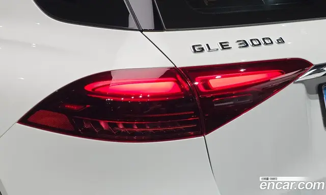 Mercedes-Benz GLE-Class 2024 2.0 автомат (гидро), миниатюра 9