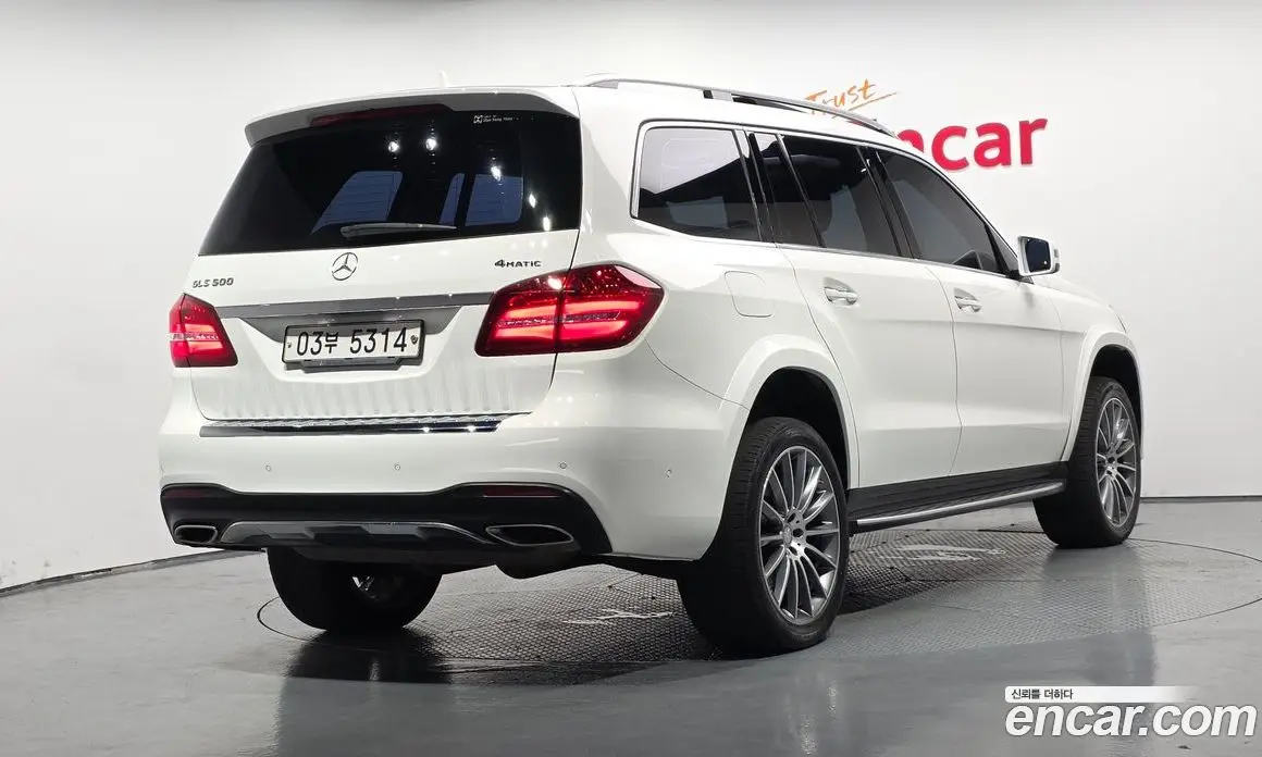 Mercedes-Benz GLS-Class 2017 4.7 автомат (гидро), фото 1 Mercedes-Benz GLS-Class 2017 4.7 автомат (гидро), фото 1