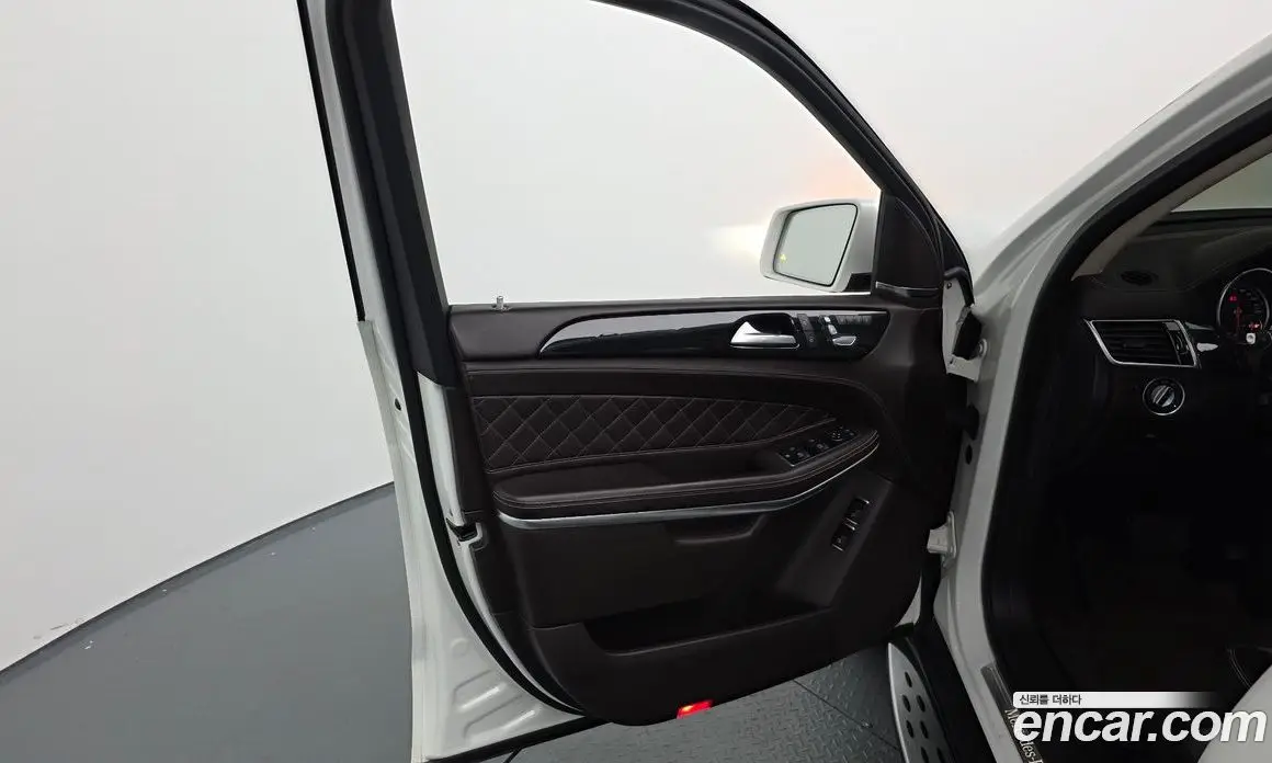 Mercedes-Benz GLS-Class 2017 4.7 автомат (гидро), фото 13 Mercedes-Benz GLS-Class 2017 4.7 автомат (гидро), фото 13