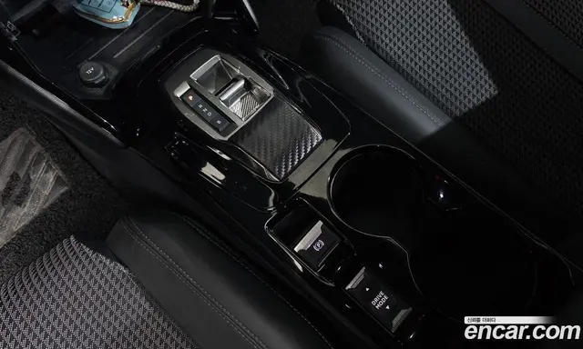Peugeot 2008 2023 0.1 автомат (гидро), миниатюра 11