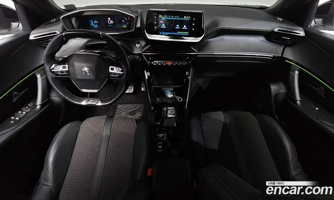 Peugeot 2008 2023 0.1 автомат (гидро), фото 9