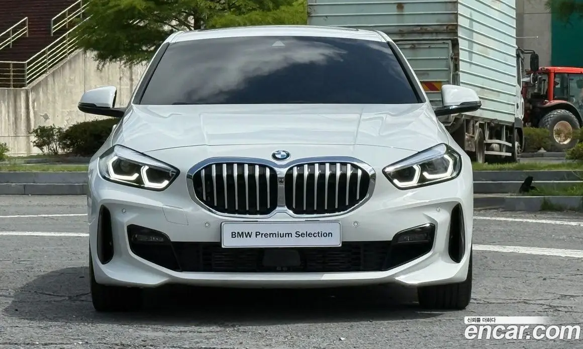 BMW 1 серия 2023 2.0 автомат (гидро), фото 3