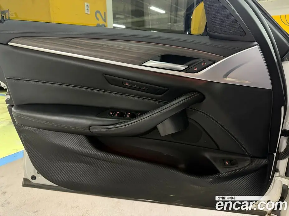 BMW 5 серия 2017 2.0 автомат (гидро), фото 16
