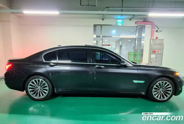 BMW 7 серия 2014 4.4 автомат (гидро), миниатюра 2 BMW 7 серия 2014 4.4 автомат (гидро), миниатюра 2