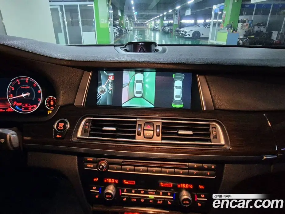 BMW 7 серия 2014 4.4 автомат (гидро), фото 16 BMW 7 серия 2014 4.4 автомат (гидро), фото 16