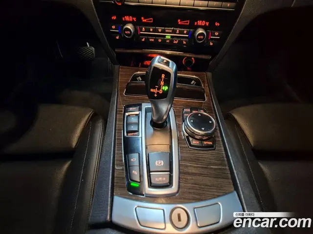 BMW 7 серия 2014 4.4 автомат (гидро), миниатюра 9 BMW 7 серия 2014 4.4 автомат (гидро), миниатюра 9