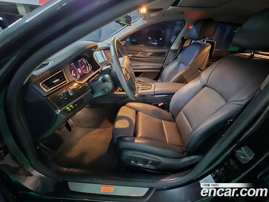 BMW 7 серия 2014 4.4 автомат (гидро), фото 10 BMW 7 серия 2014 4.4 автомат (гидро), фото 10
