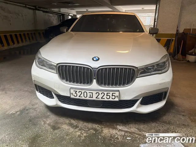 BMW 7 серия 2017 6.6 автомат (гидро), миниатюра 3