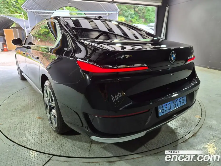 BMW i7 2022 0.1 автомат (гидро), фото 4