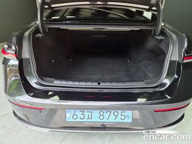 BMW i7 2022 0.1 автомат (гидро), миниатюра 8