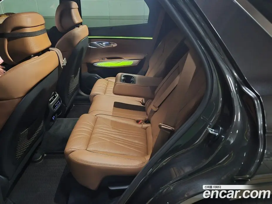 Genesis GV70 2025 2.5 автомат (гидро), фото 11 Genesis GV70 2025 2.5 автомат (гидро), фото 11