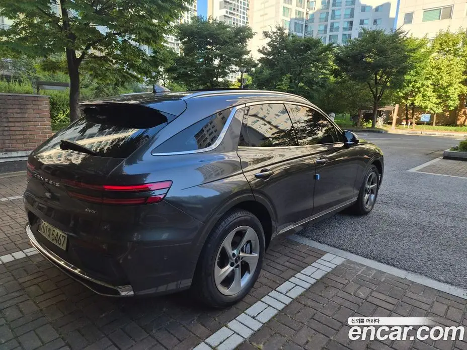 Genesis GV70 2025 2.5 автомат (гидро), фото 12 Genesis GV70 2025 2.5 автомат (гидро), фото 12