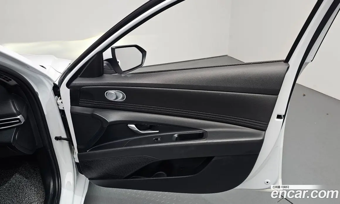 Hyundai Avante 2022 1.6 автомат (гидро), фото 14