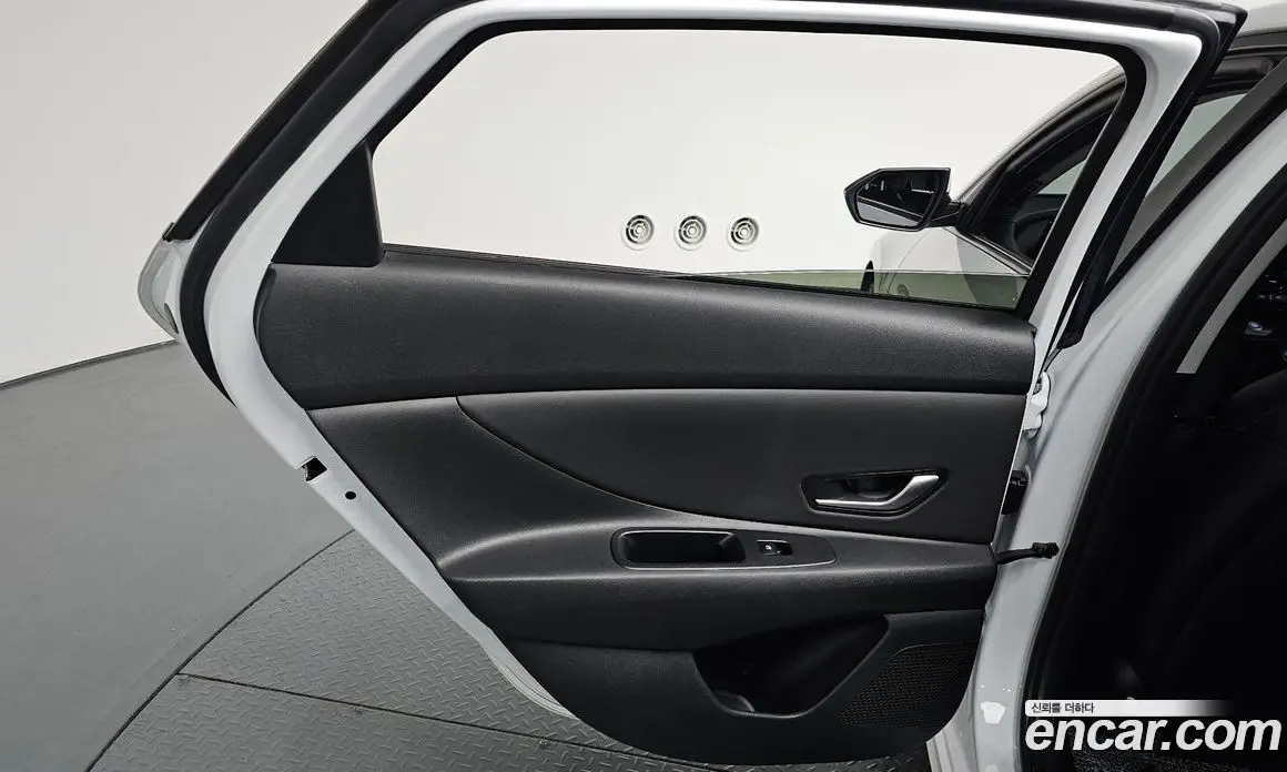 Hyundai Avante 2022 1.6 автомат (гидро), фото 15