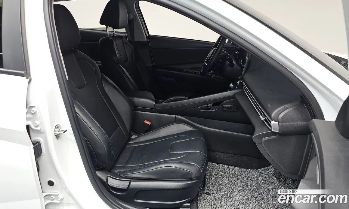 Hyundai Avante 2022 1.6 автомат (гидро), фото 16