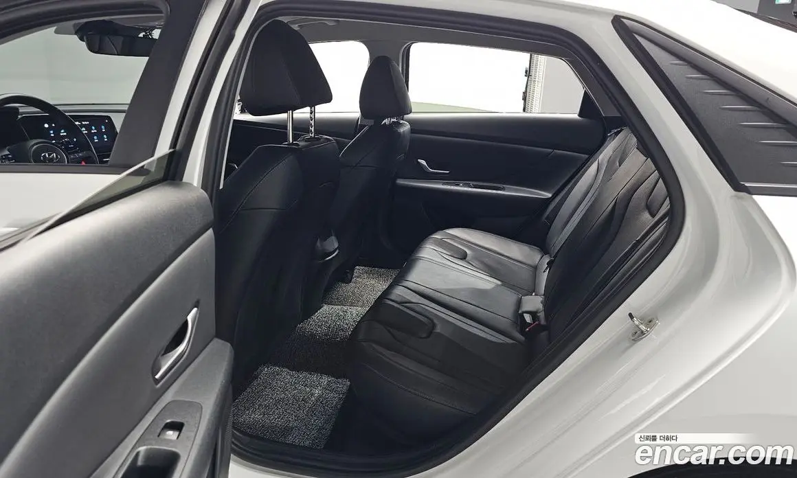 Hyundai Avante 2022 1.6 автомат (гидро), фото 18