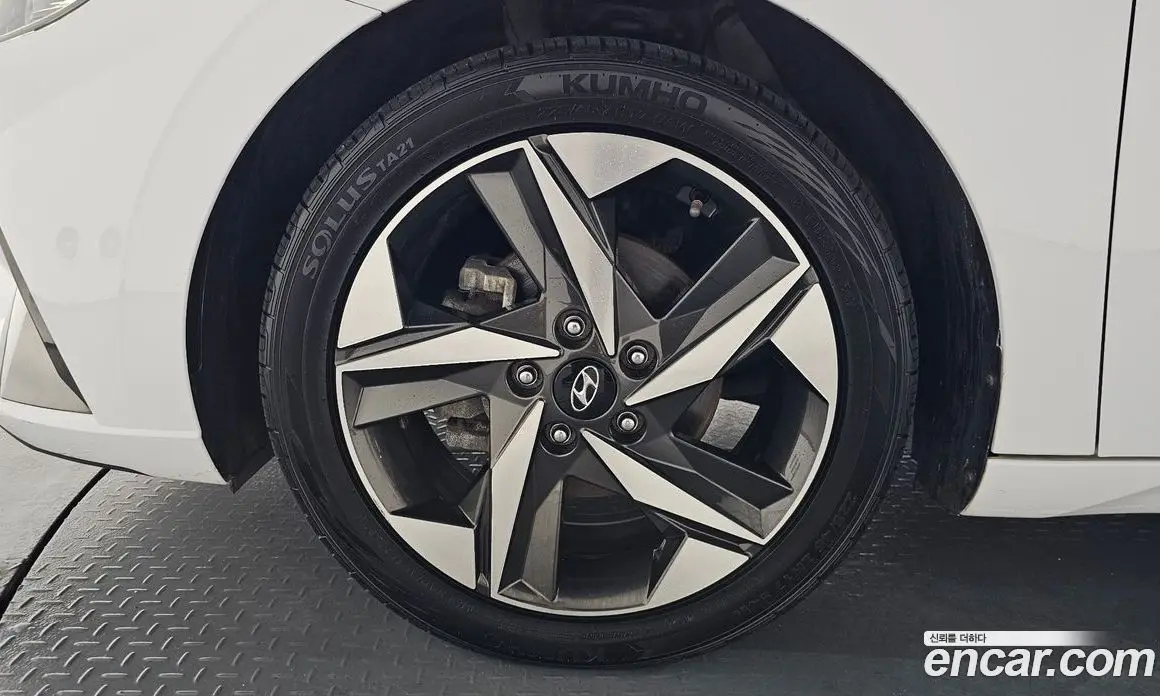 Hyundai Avante 2022 1.6 автомат (гидро), фото 5