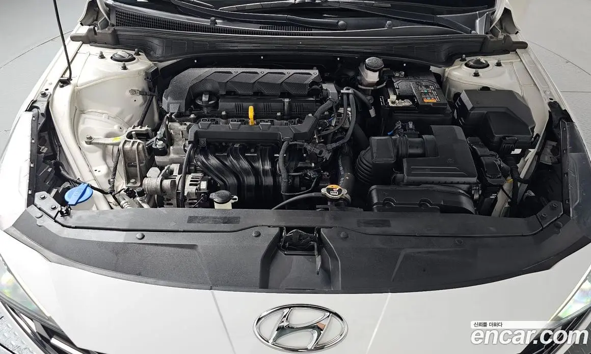 Hyundai Avante 2022 1.6 автомат (гидро), фото 6