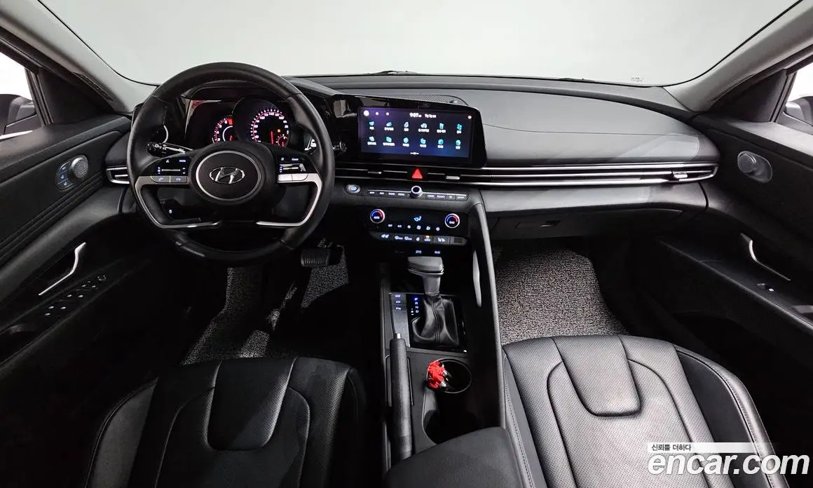 Hyundai Avante 2022 1.6 автомат (гидро), фото 10
