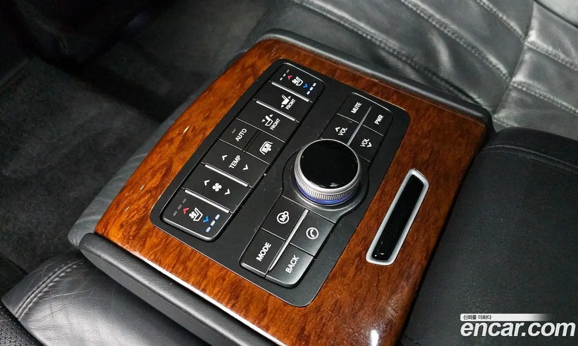 Hyundai Equus 2012 5.0 автомат (гидро), фото 18