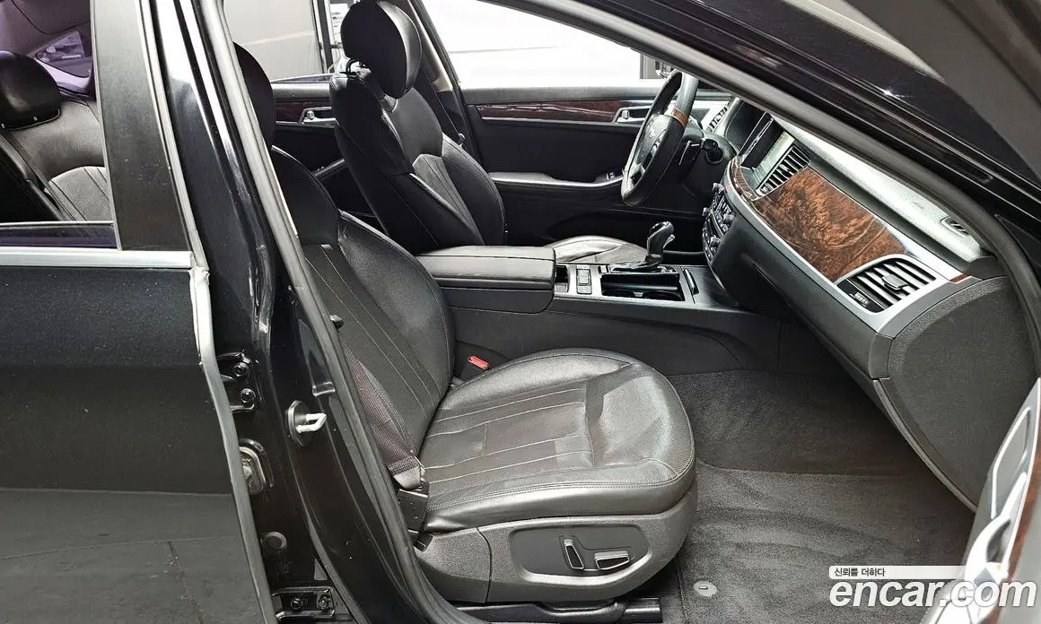 Hyundai Genesis 2016 3.3 автомат (гидро), фото 11