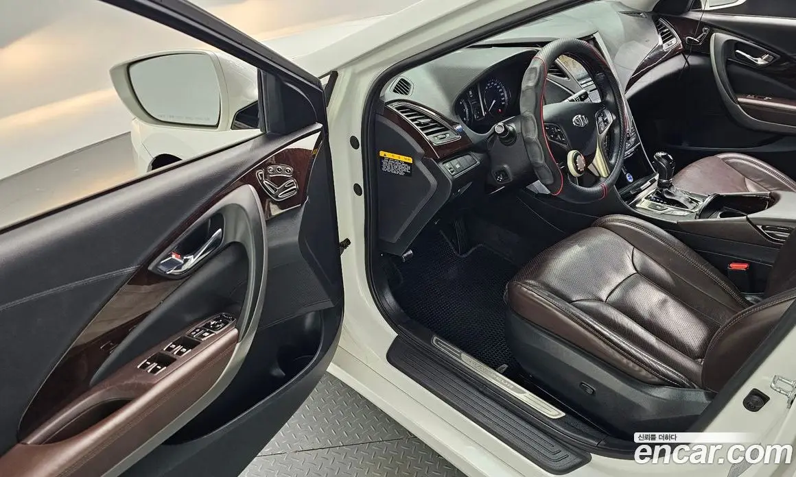 Hyundai Grandeur 2013 3.0 автомат (гидро), фото 13