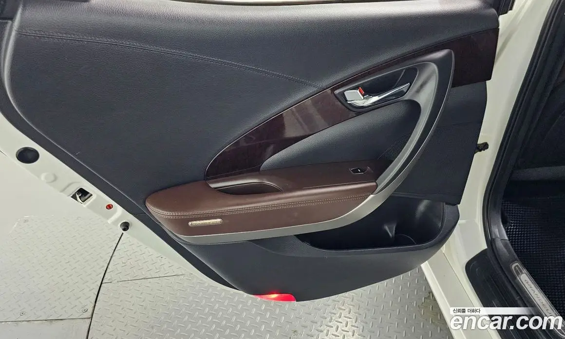 Hyundai Grandeur 2013 3.0 автомат (гидро), фото 15