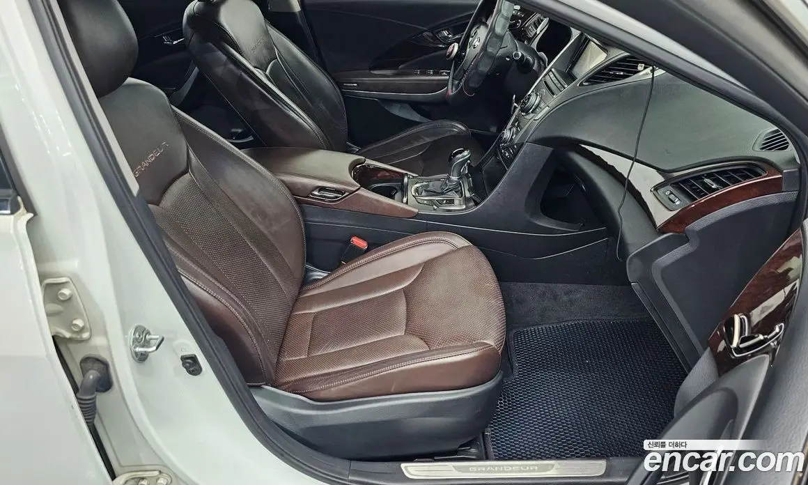 Hyundai Grandeur 2013 3.0 автомат (гидро), фото 16