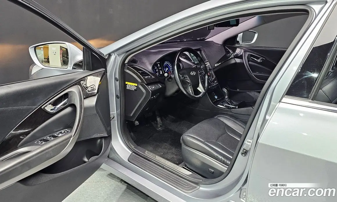 Hyundai Grandeur 2015 2.4 автомат (гидро), фото 11