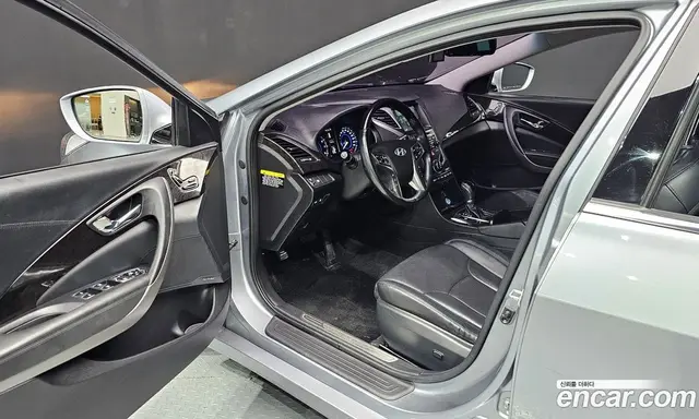 Hyundai Grandeur 2015 2.4 автомат (гидро), миниатюра 11