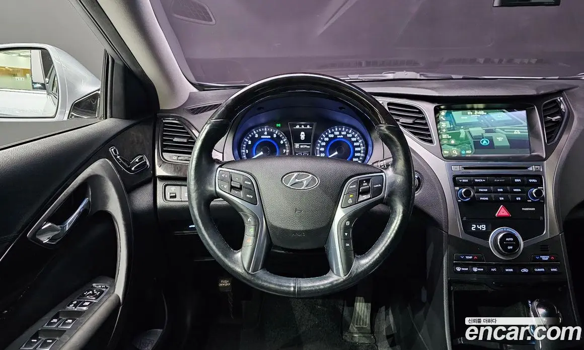Hyundai Grandeur 2015 2.4 автомат (гидро), фото 13