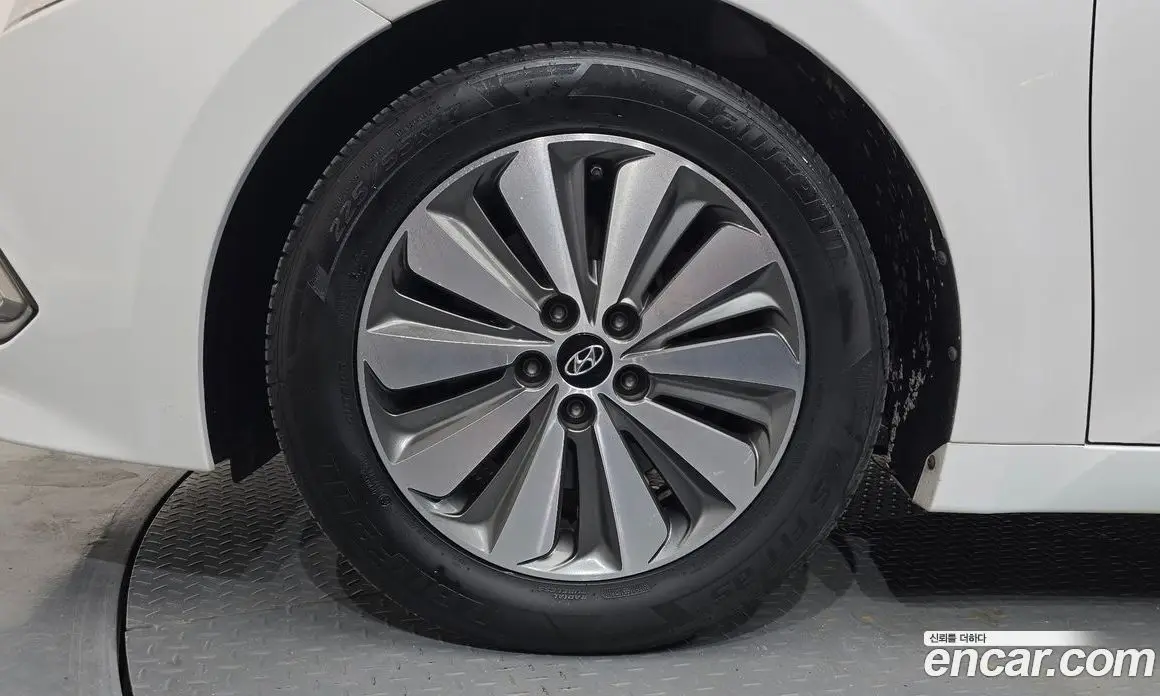 Hyundai Grandeur 2015 2.4 автомат (гидро), фото 4