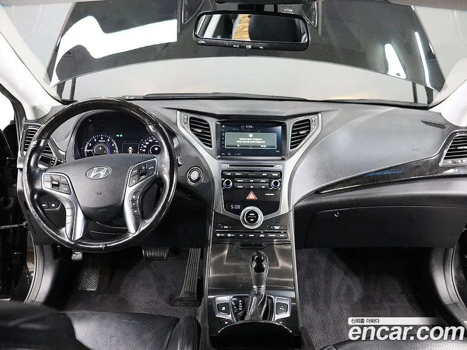 Hyundai Grandeur 2015 3.0 автомат (гидро), фото 15