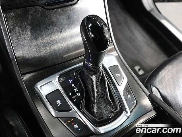 Hyundai Grandeur 2015 3.0 автомат (гидро), миниатюра 9