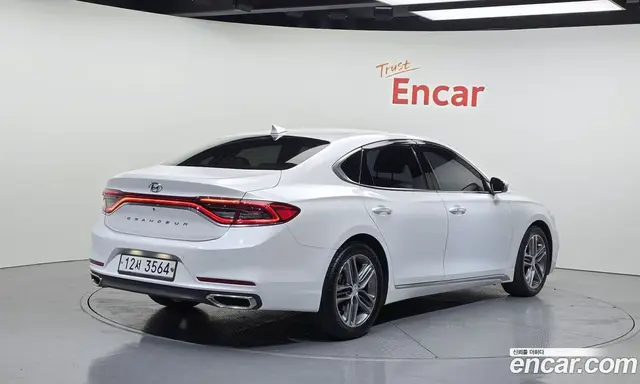 Hyundai Grandeur 2017 2.4 автомат (гидро), миниатюра 2