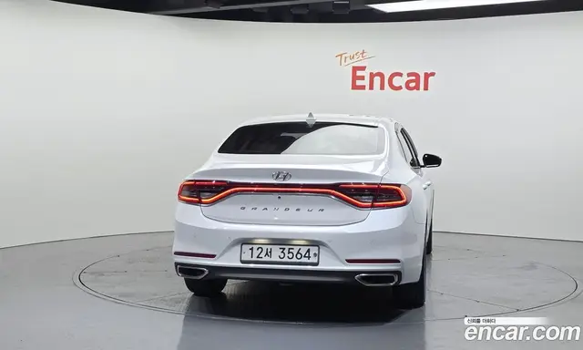 Hyundai Grandeur 2017 2.4 автомат (гидро), миниатюра 4